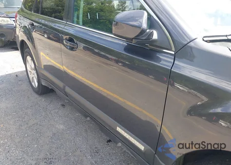 2011 Subaru Outback 3.6R Limited из США, поврежденный, VIN 4S4BRELC1B2352802